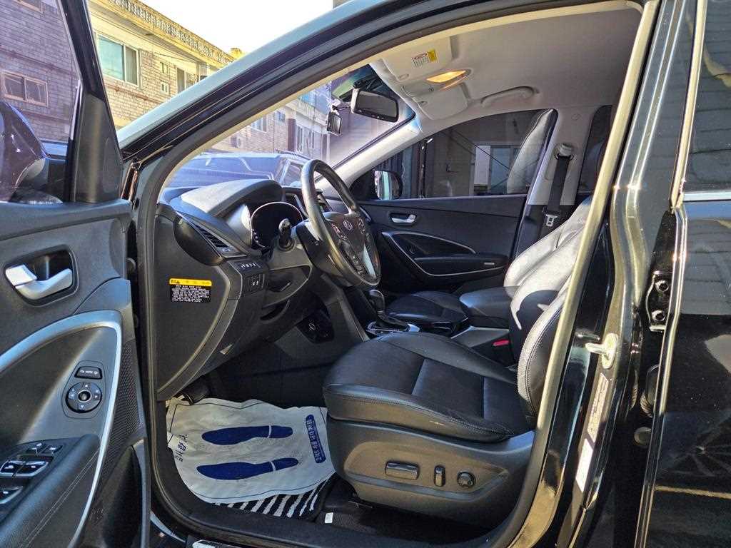 HYUNDAI Santa Fe - Vista 5