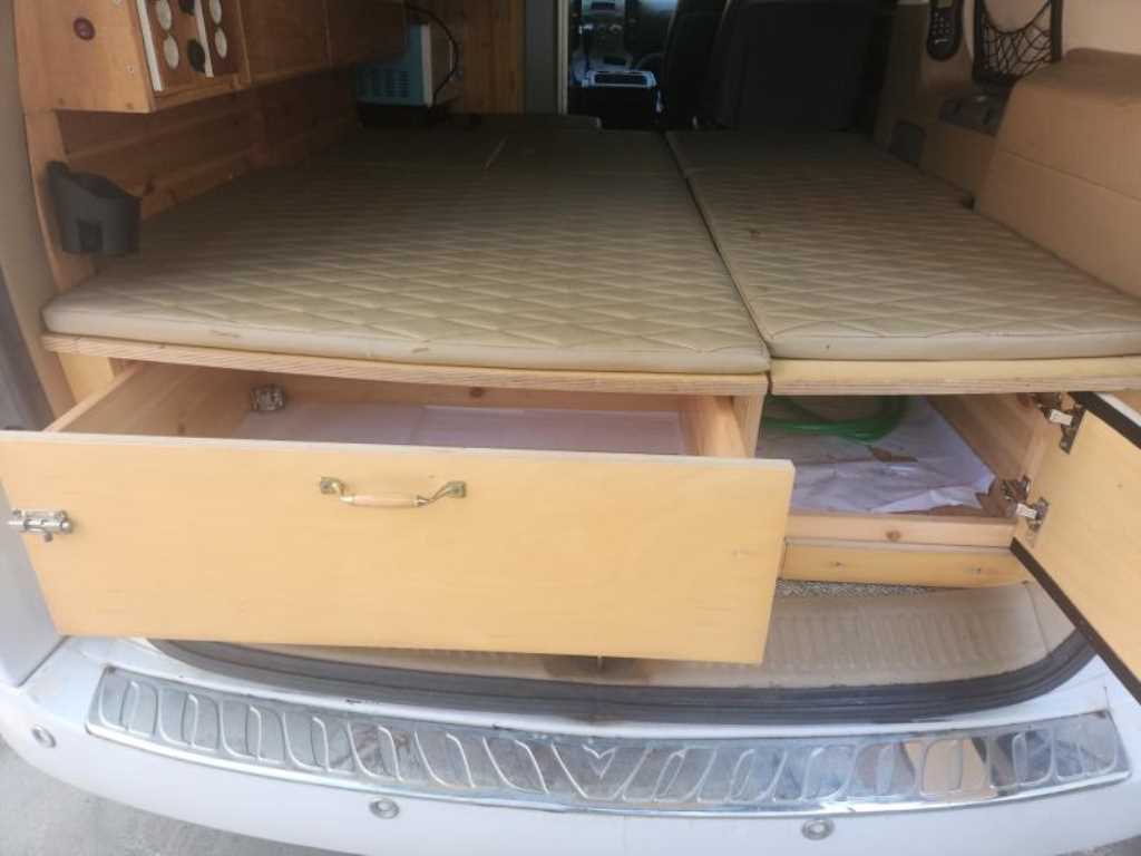 HYUNDAI Starex - Vista 4