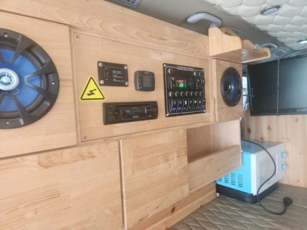 HYUNDAI Starex - Vista 5