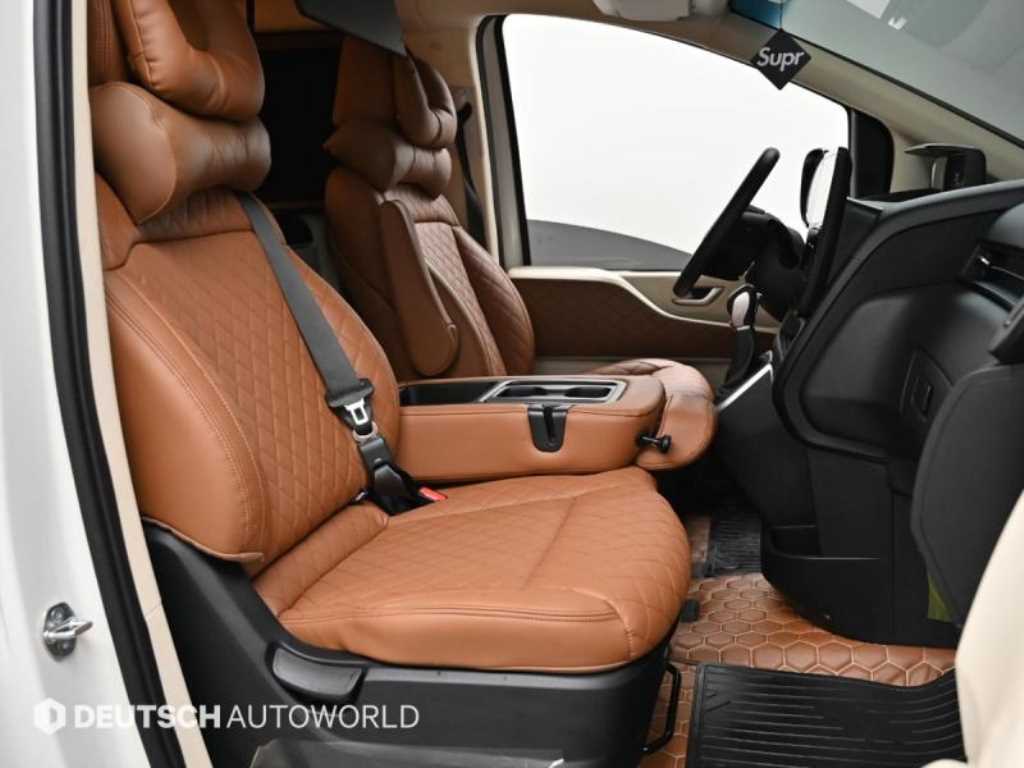 HYUNDAI Staria - Vista 10