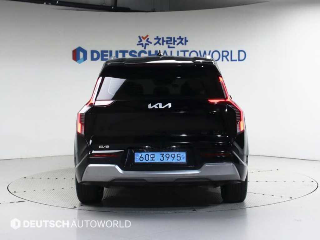KIA EV9 - Vista 4