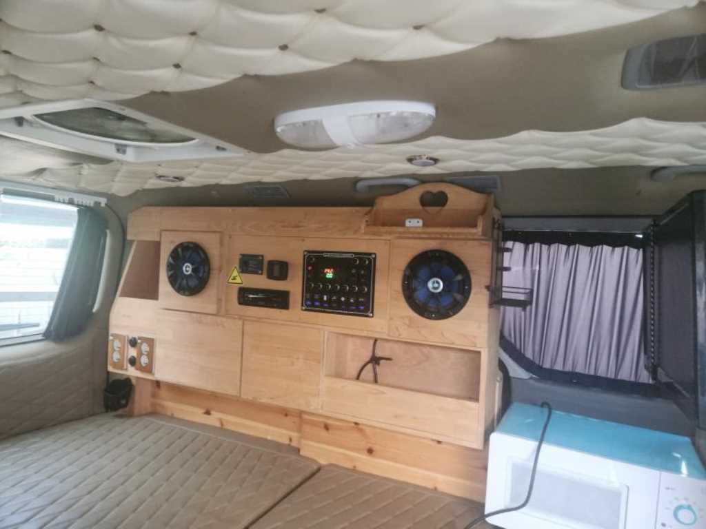 HYUNDAI Starex - Vista 8