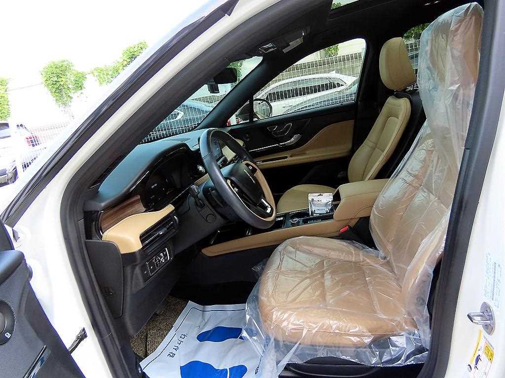 Lincoln Corsair - Vista 5