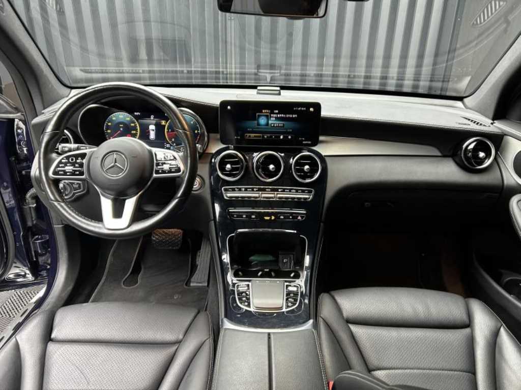 Mercedes Benz GLC Class - Vista 9