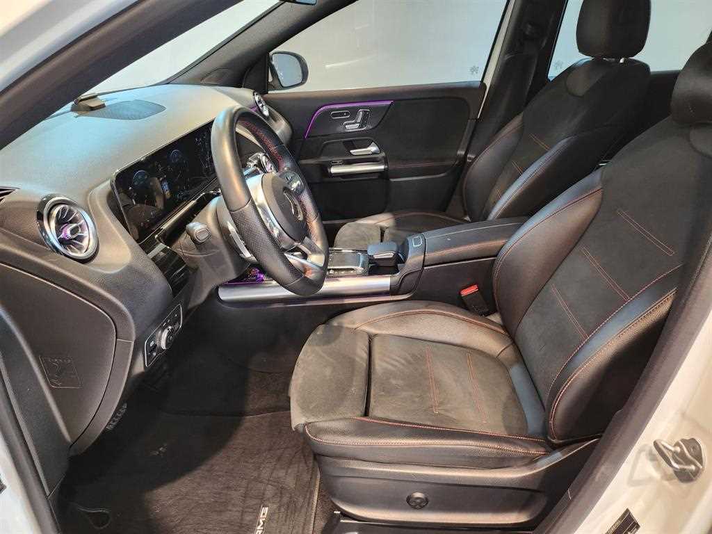 Mercedes Benz GLA Class - Vista 9