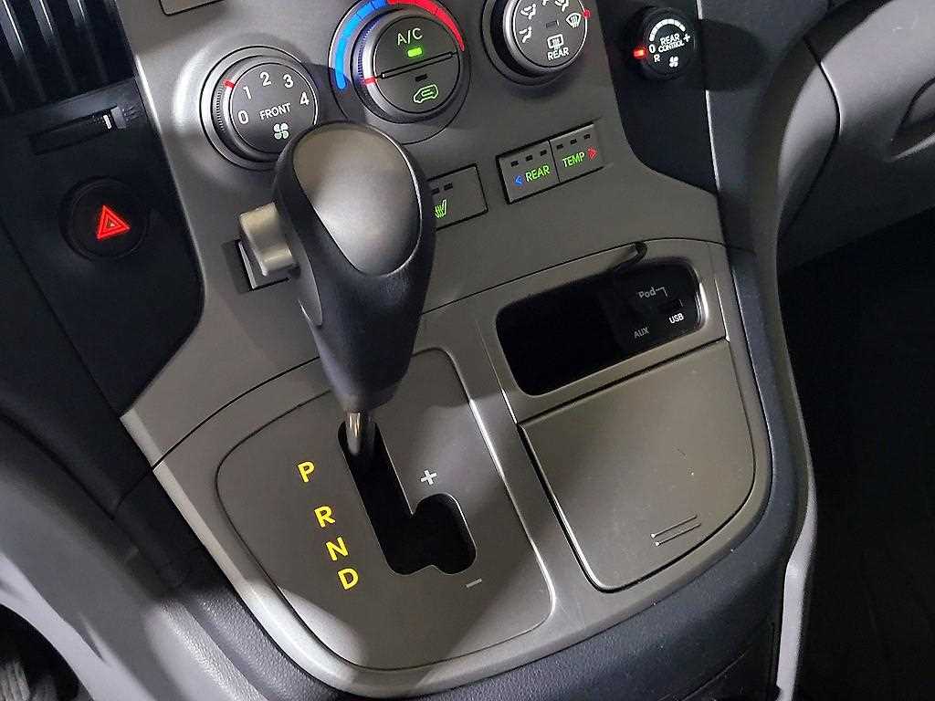 HYUNDAI Starex - Vista 12