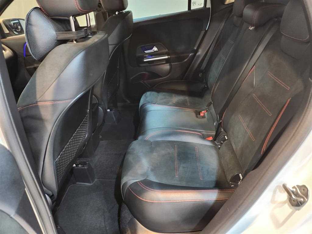 Mercedes Benz GLA Class - Vista 6