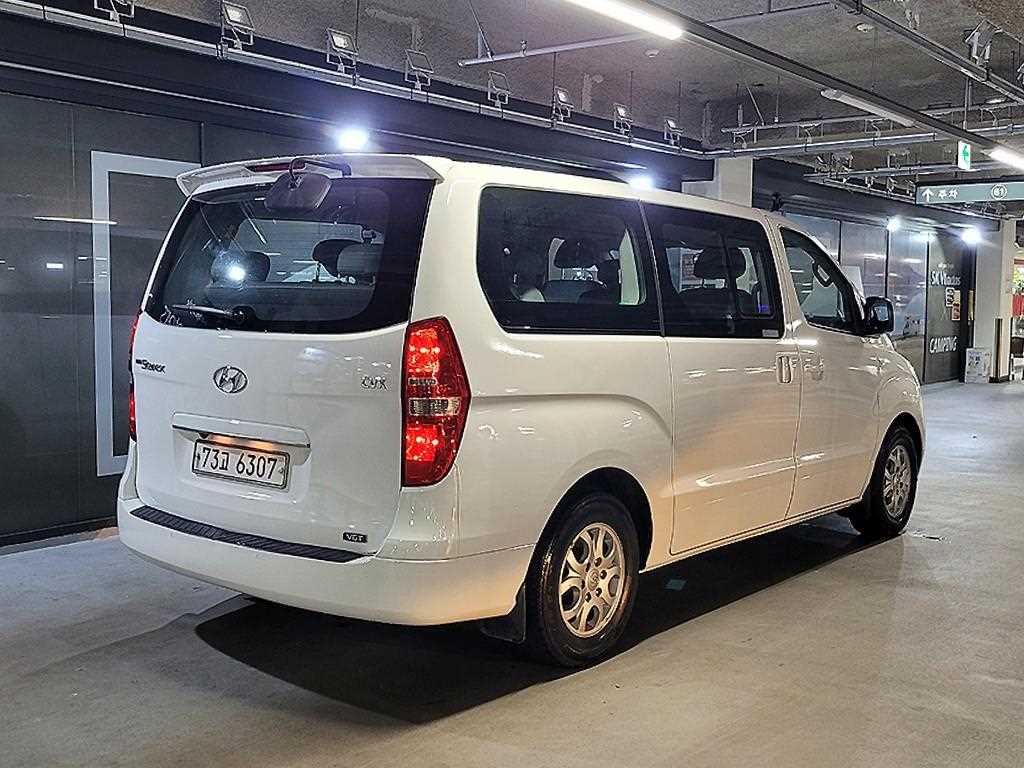 HYUNDAI Starex - Vista 4