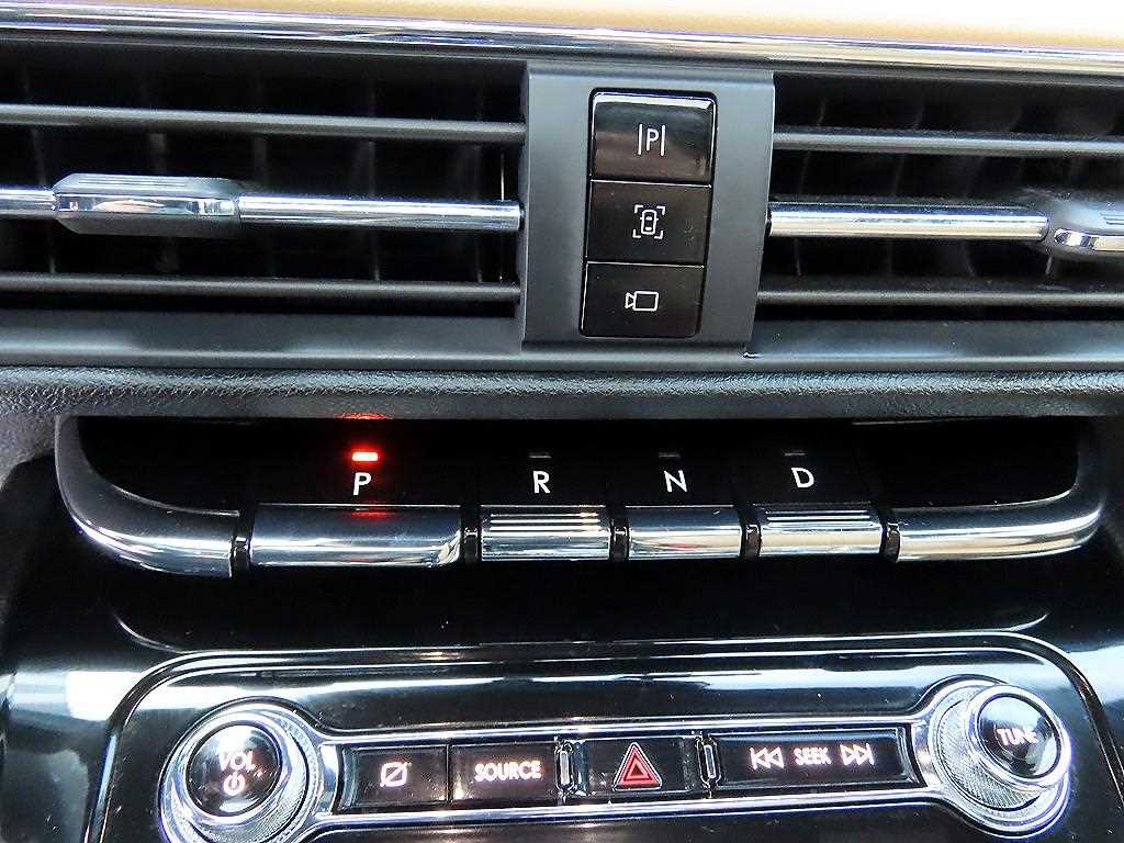 Lincoln Corsair - Vista 11