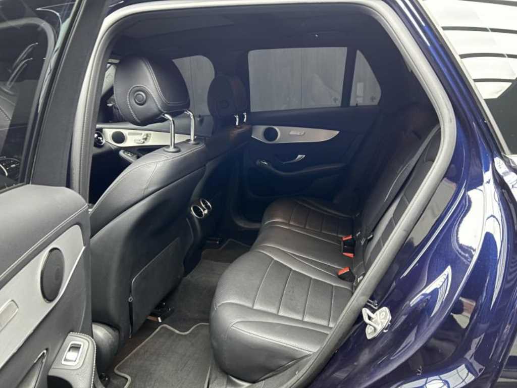 Mercedes Benz GLC Class - Vista 5