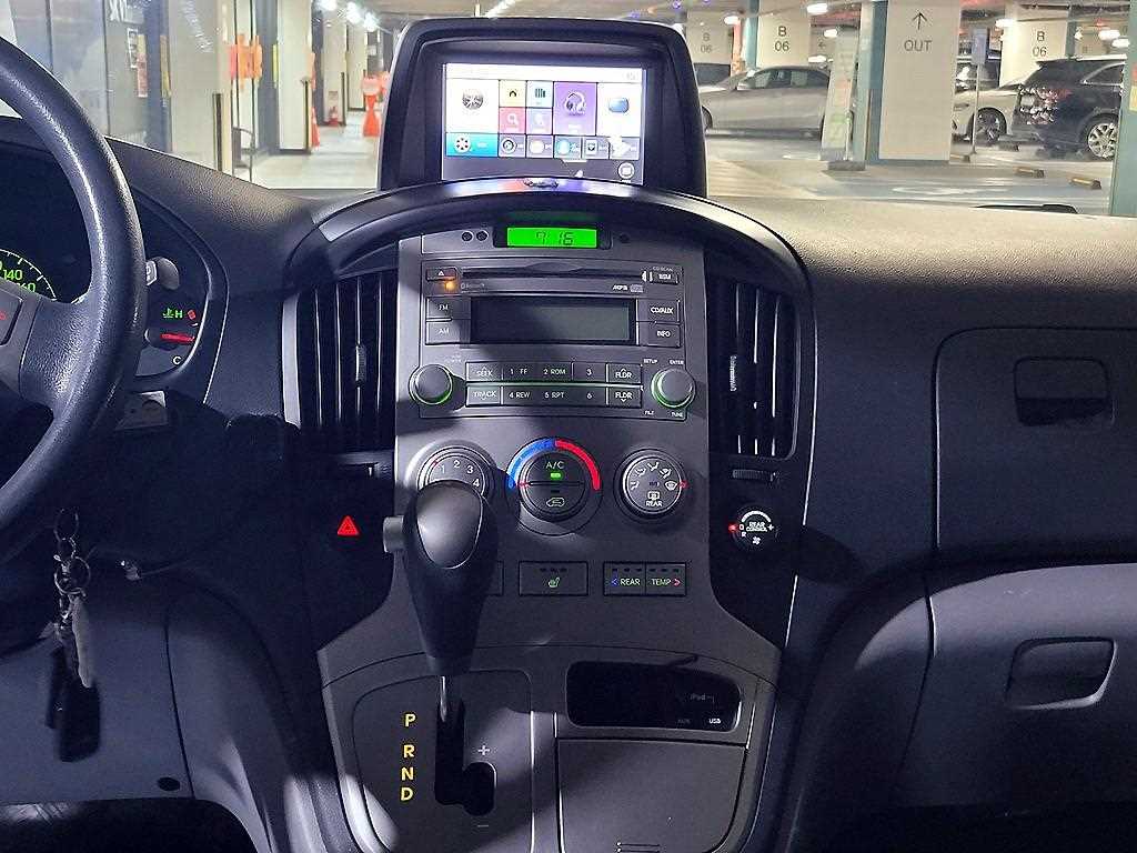 HYUNDAI Starex - Vista 11