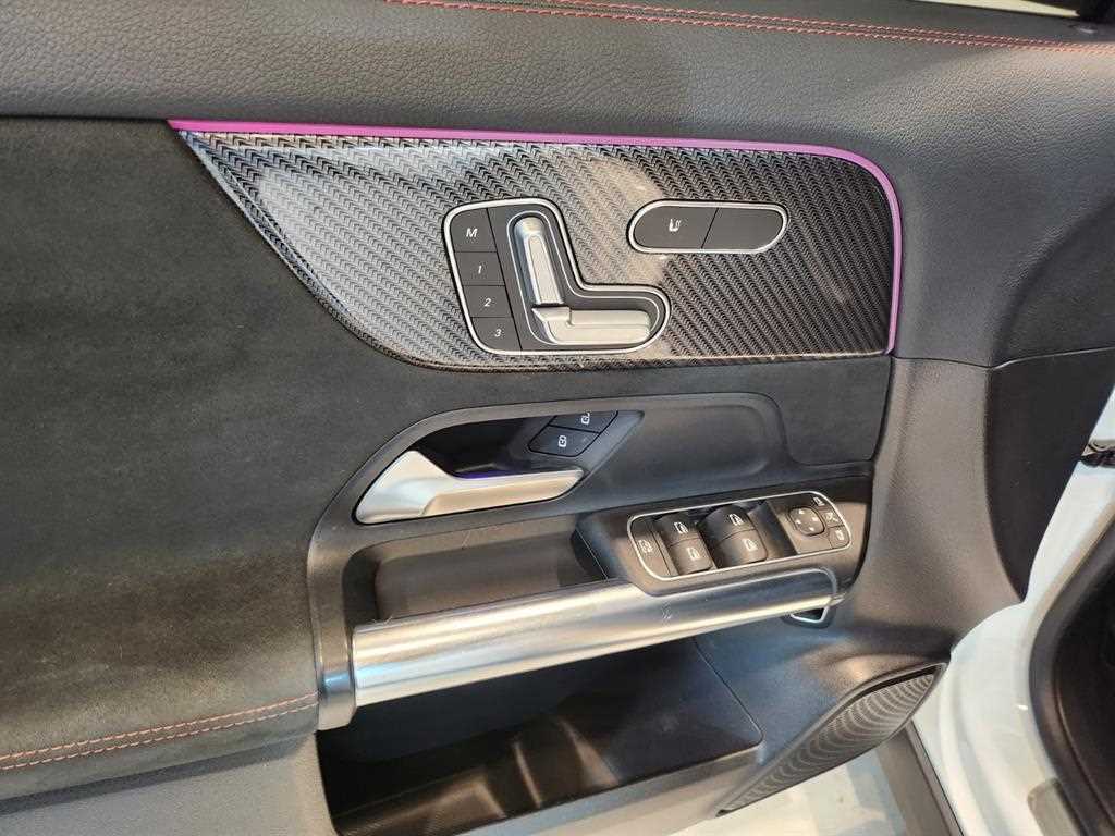 Mercedes Benz GLA Class - Vista 10