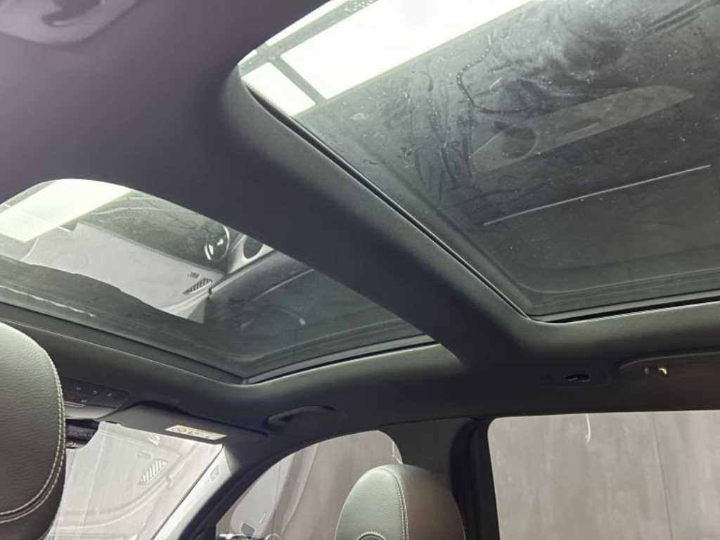 Mercedes Benz GLC Class - Vista 12