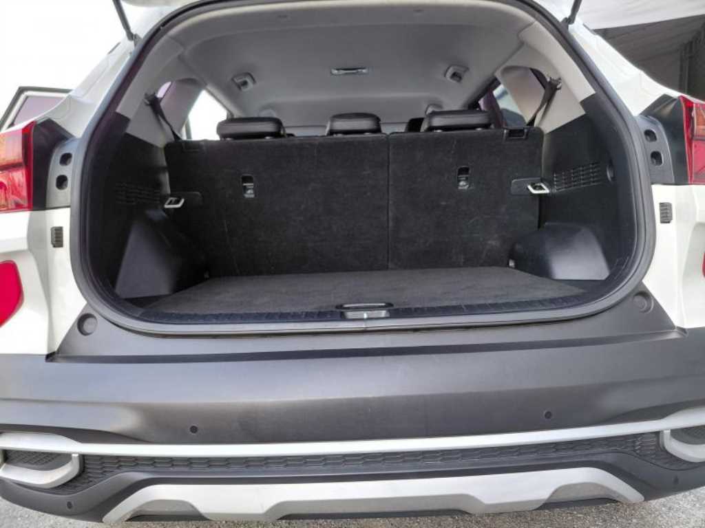 KIA Seltos - Vista 8