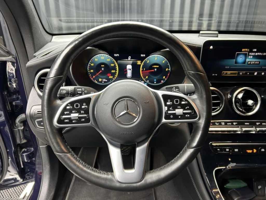 Mercedes Benz GLC Class - Vista 8