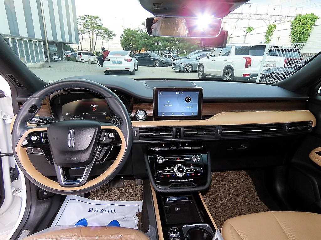 Lincoln Corsair - Vista 7