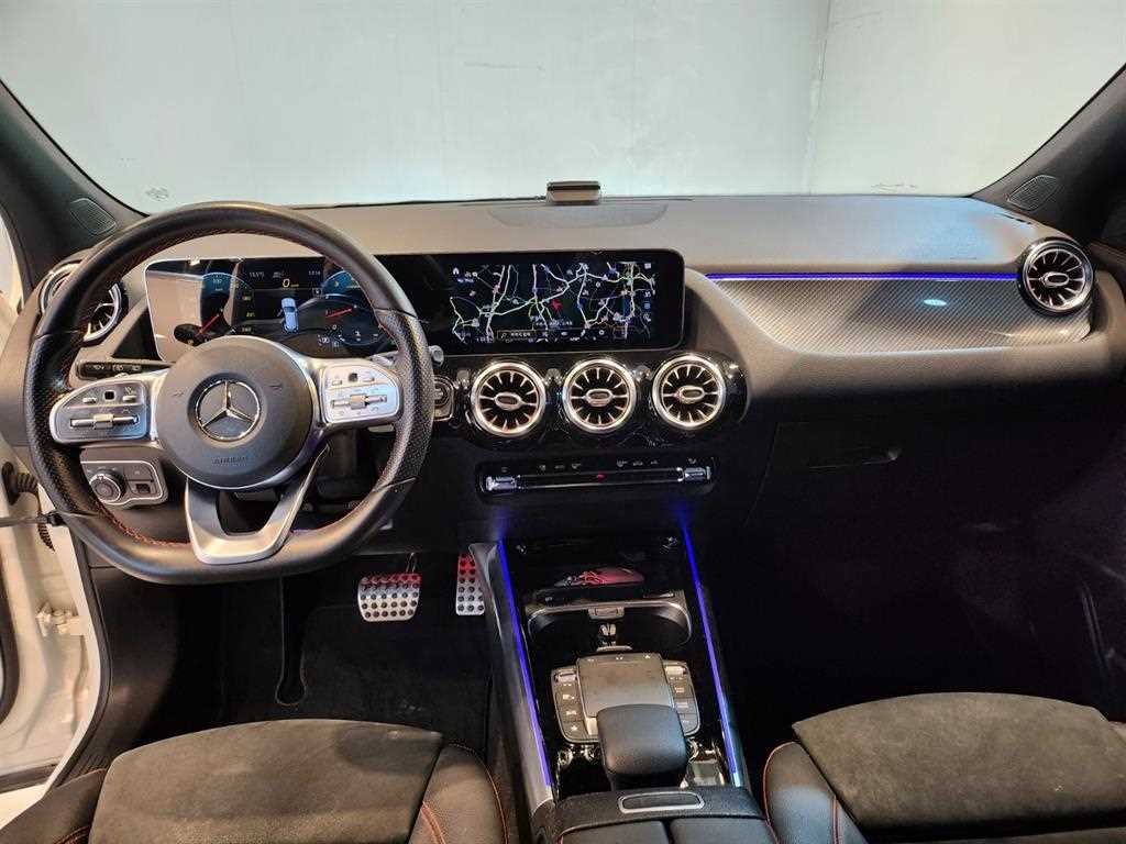 Mercedes Benz GLA Class - Vista 7