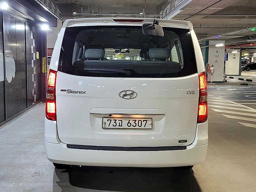 HYUNDAI Starex - Vista 5