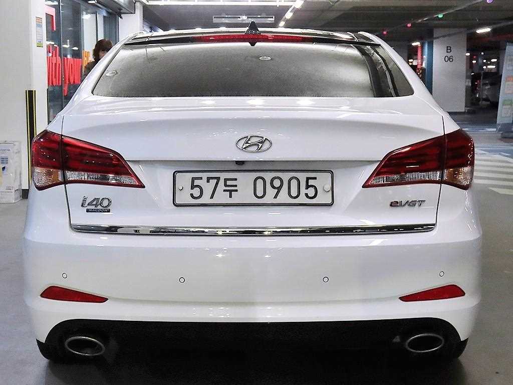 HYUNDAI i40 - Vista 5