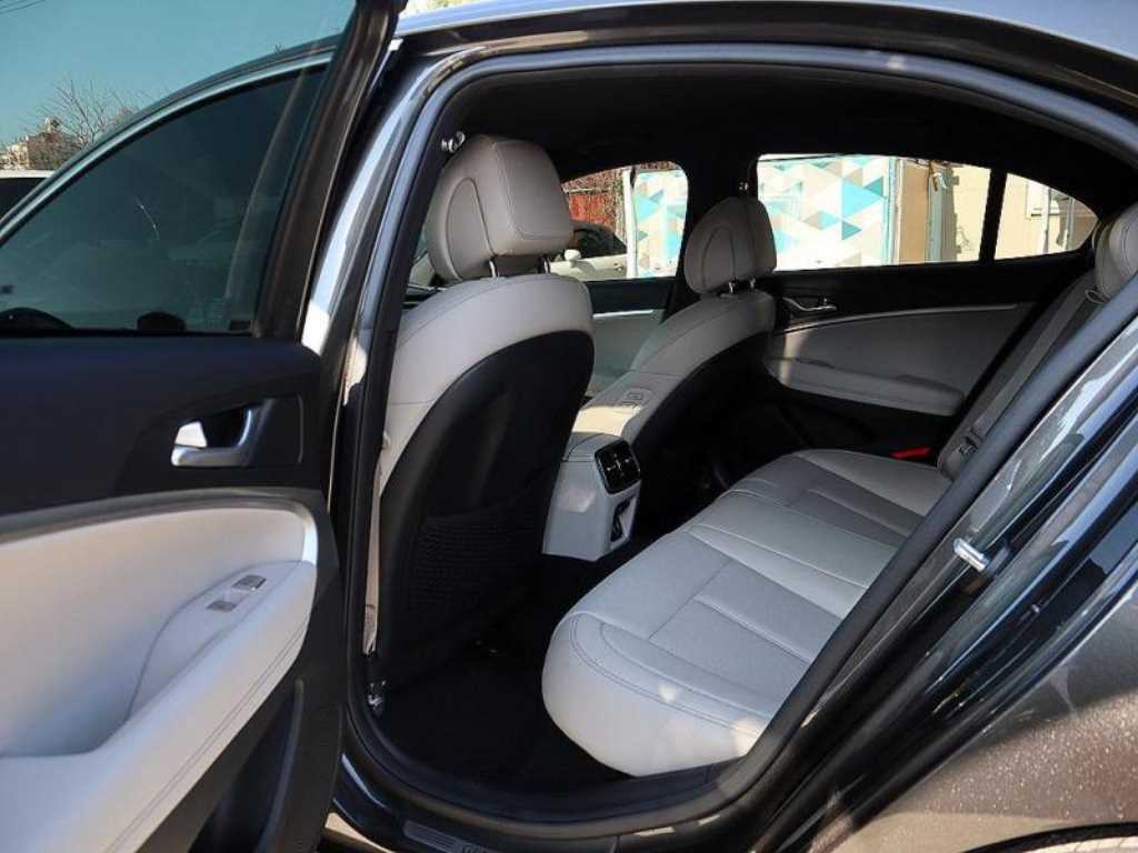 Genesis G70 2023 Gris - Importación desde Corea - HF Imports Iquique - Foto 13