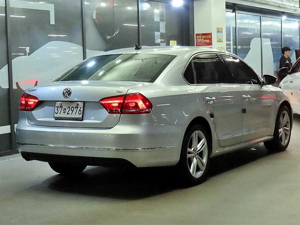 Volkswagen Passat - Vista 4