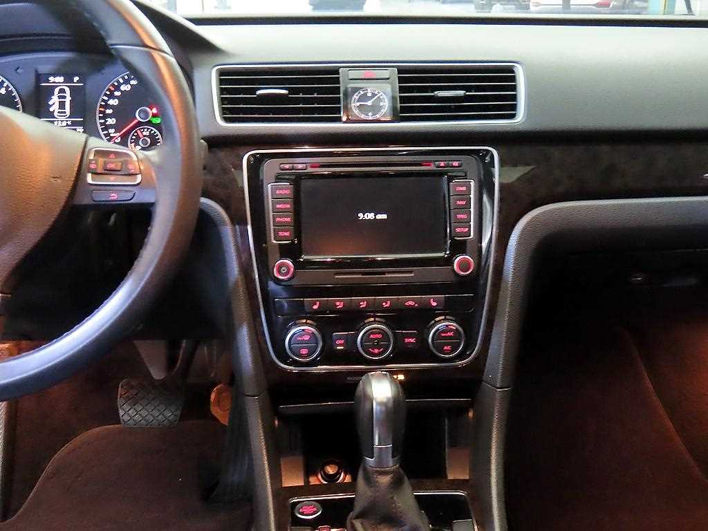 Volkswagen Passat - Vista 11