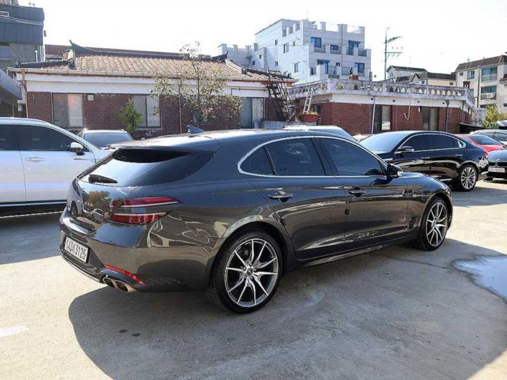 Genesis G70 - Vista 4