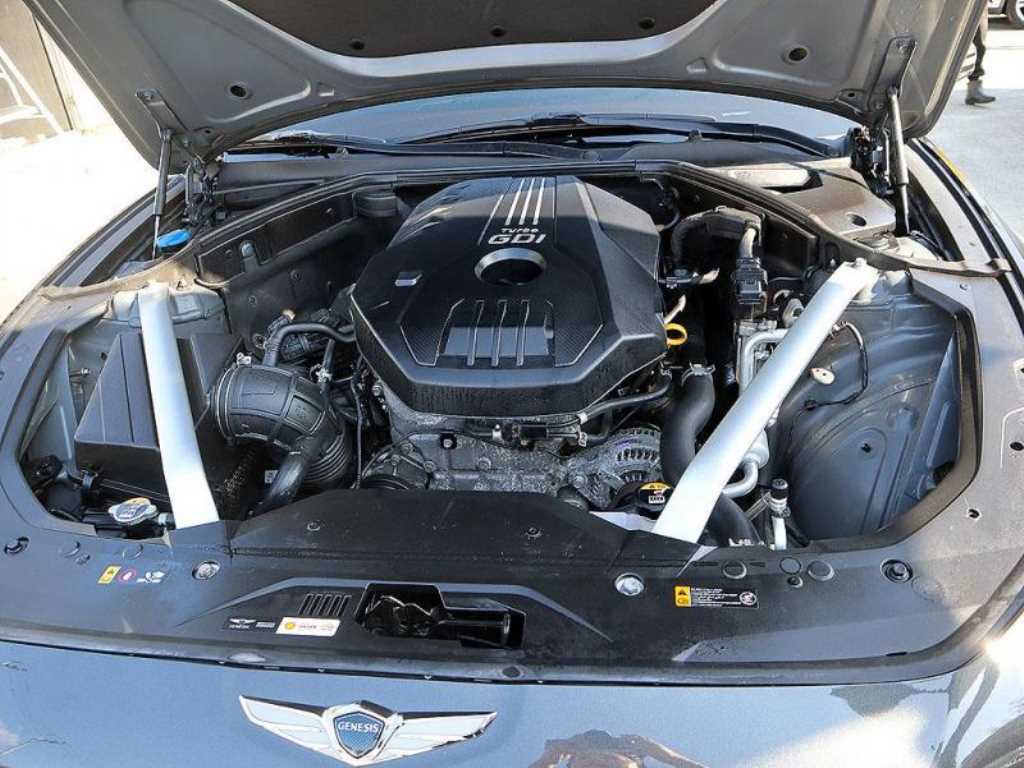 Genesis G70 - Vista 6