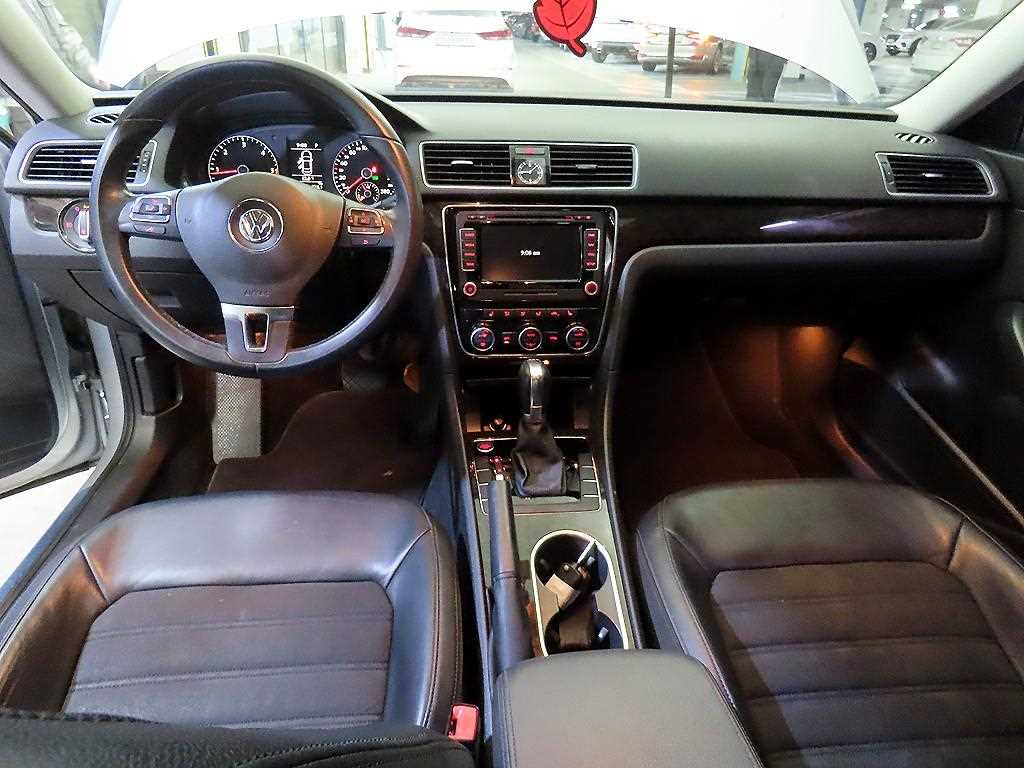Volkswagen Passat - Vista 10