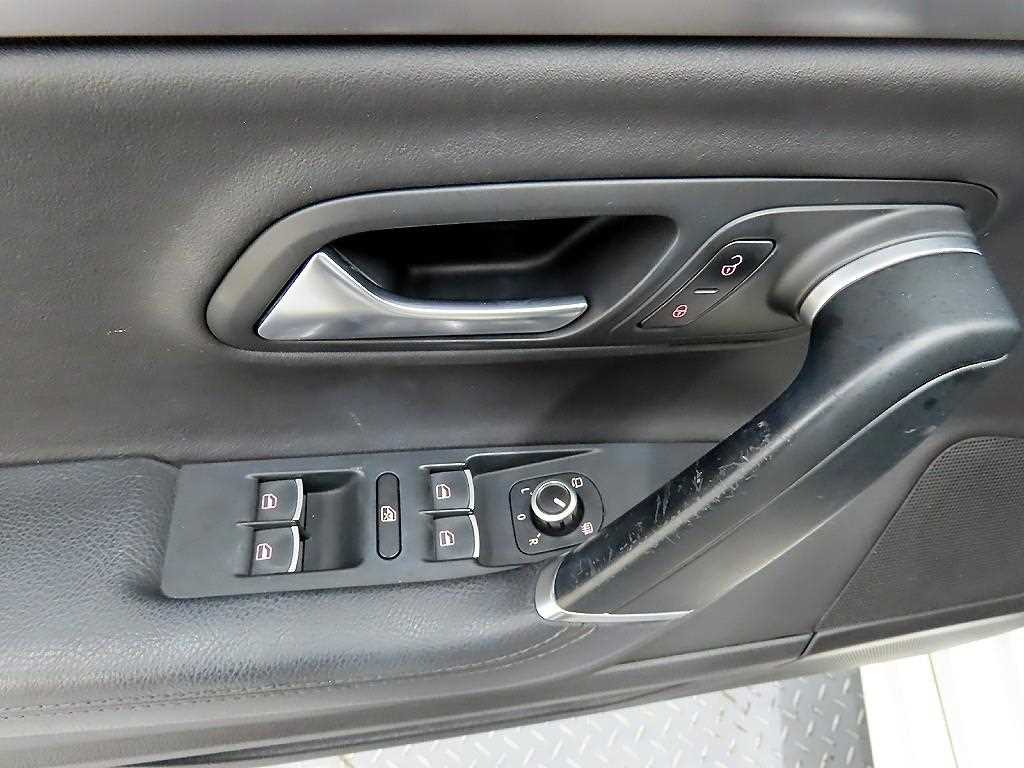 Volkswagen CC - Vista 11