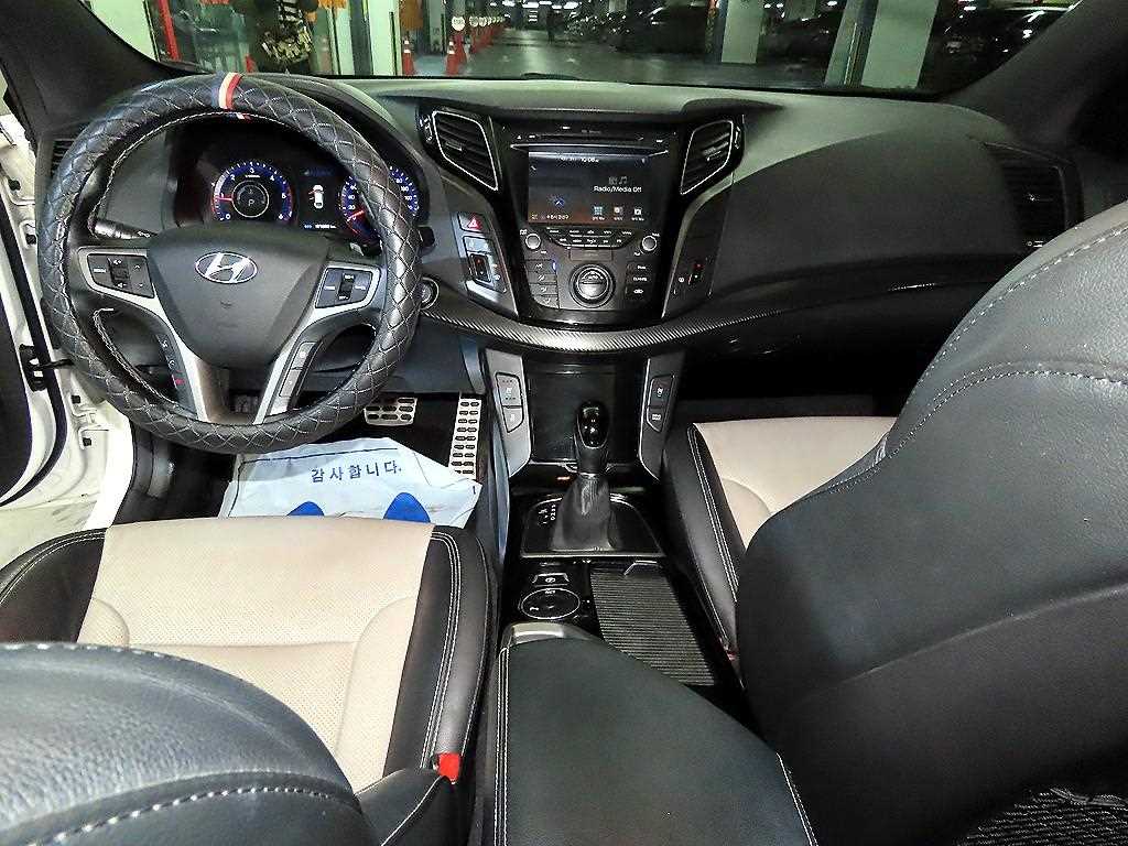 HYUNDAI i40 - Vista 10