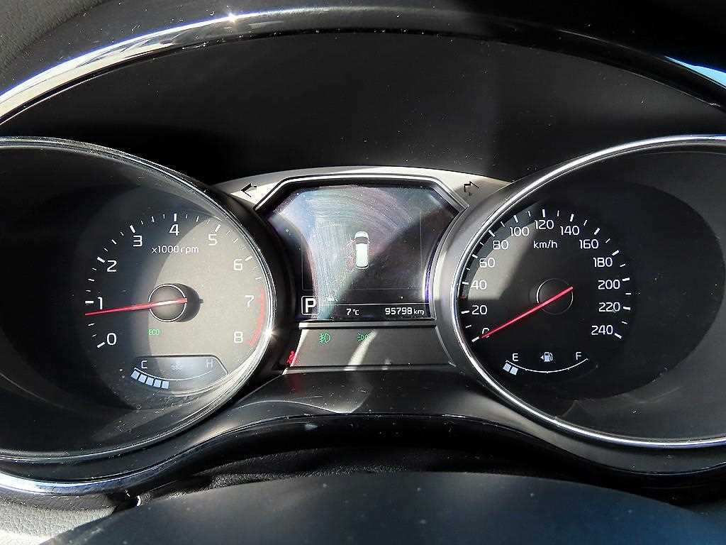 KIA Carnival - Vista 10