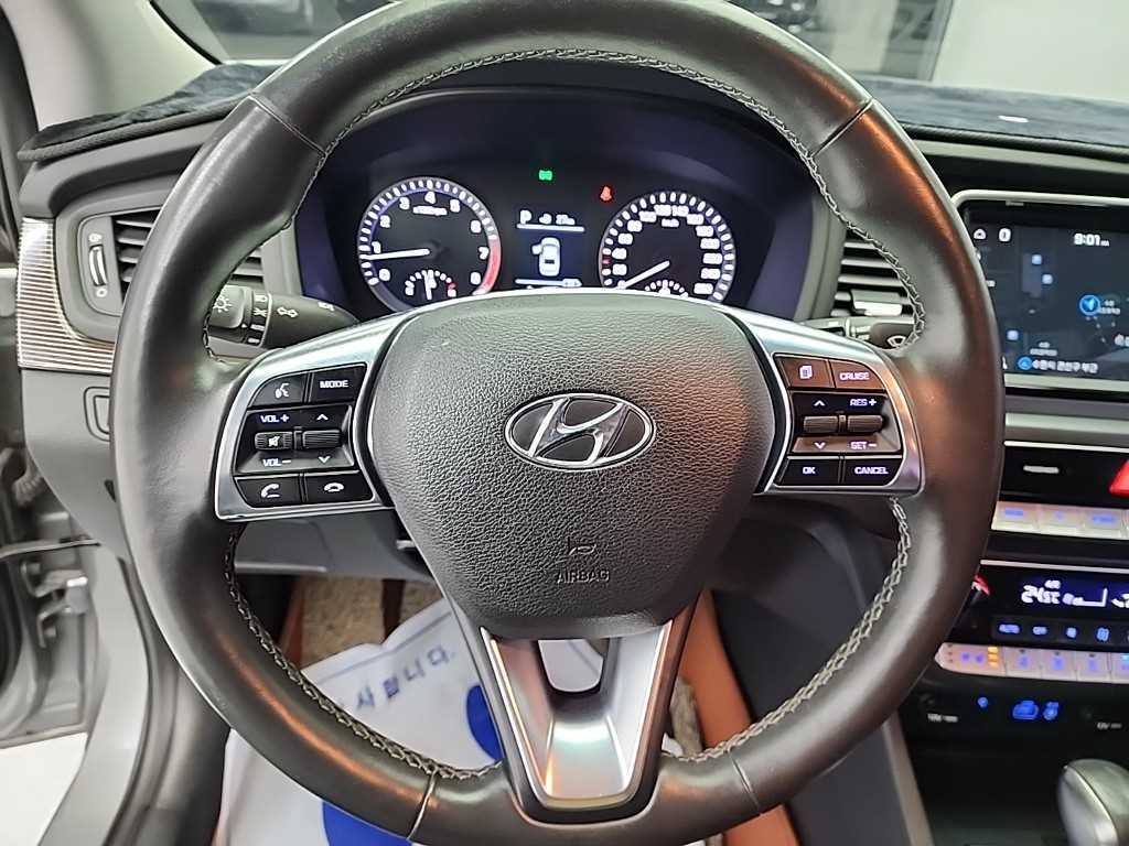 HYUNDAI Sonata - Vista 9