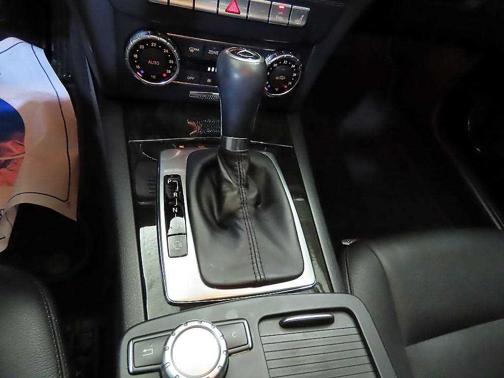 Mercedes Benz C Class - Vista 12