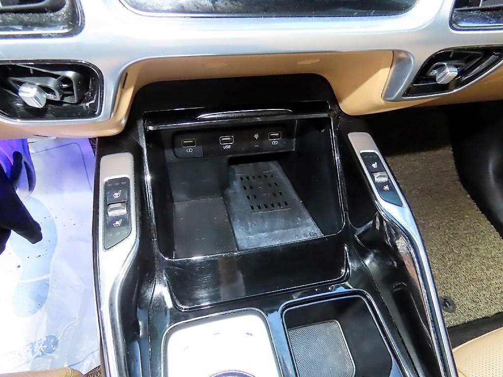 KIA Sorento - Vista 12