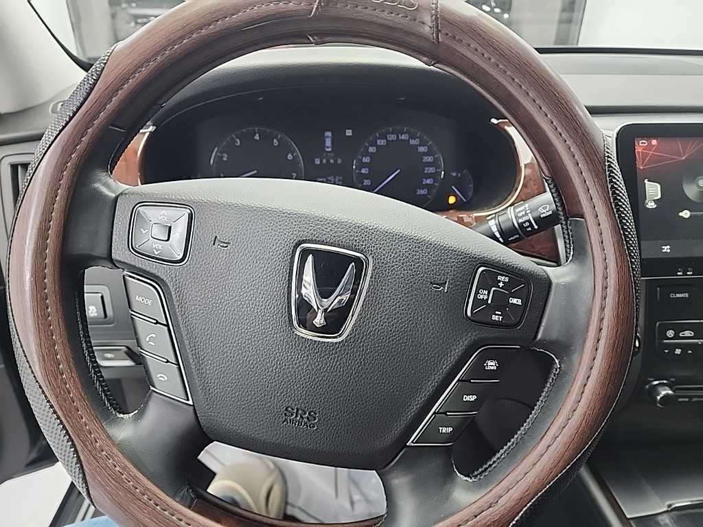 HYUNDAI Equus - Vista 9