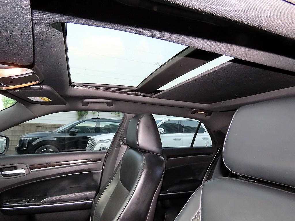 Chrysler 300C 2014 Blanco - Importación desde Corea - HF Imports Iquique - Foto 17