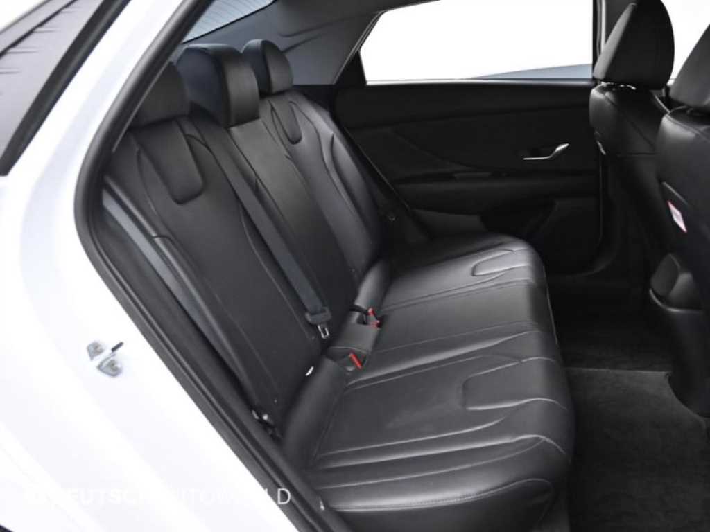 HYUNDAI Avante - Vista 12