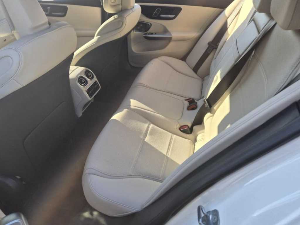 Mercedes Benz C Class - Vista 5