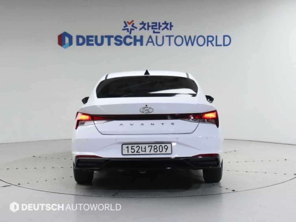 HYUNDAI Avante - Vista 4