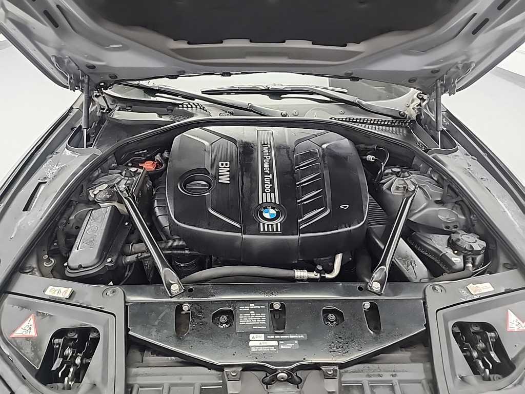 BMW 5 Series - Vista 5