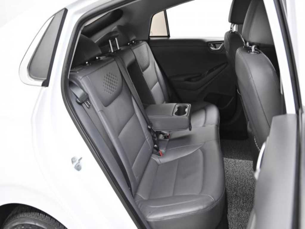 HYUNDAI Ioniq - Vista 12