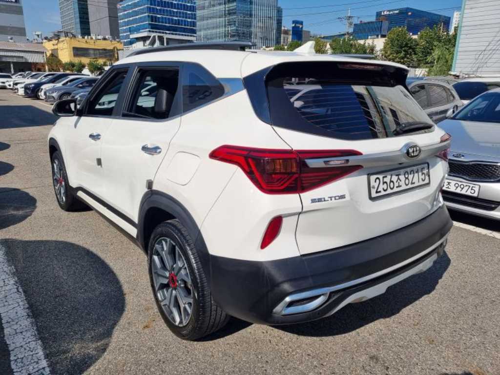 KIA Seltos - Vista 4