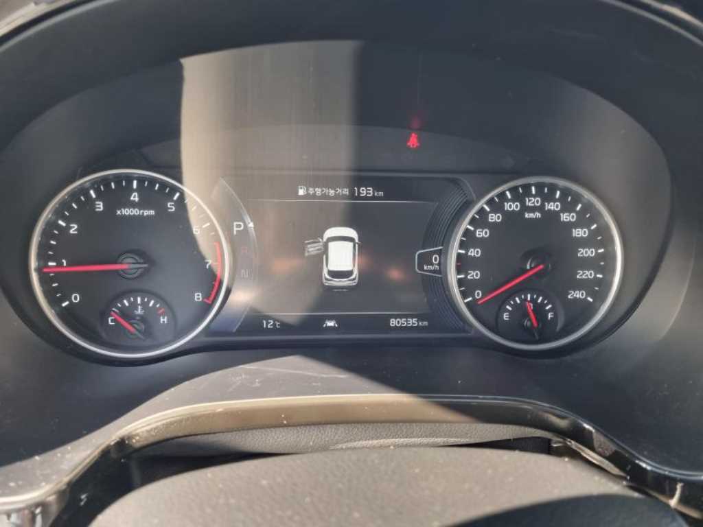 KIA Seltos - Vista 8