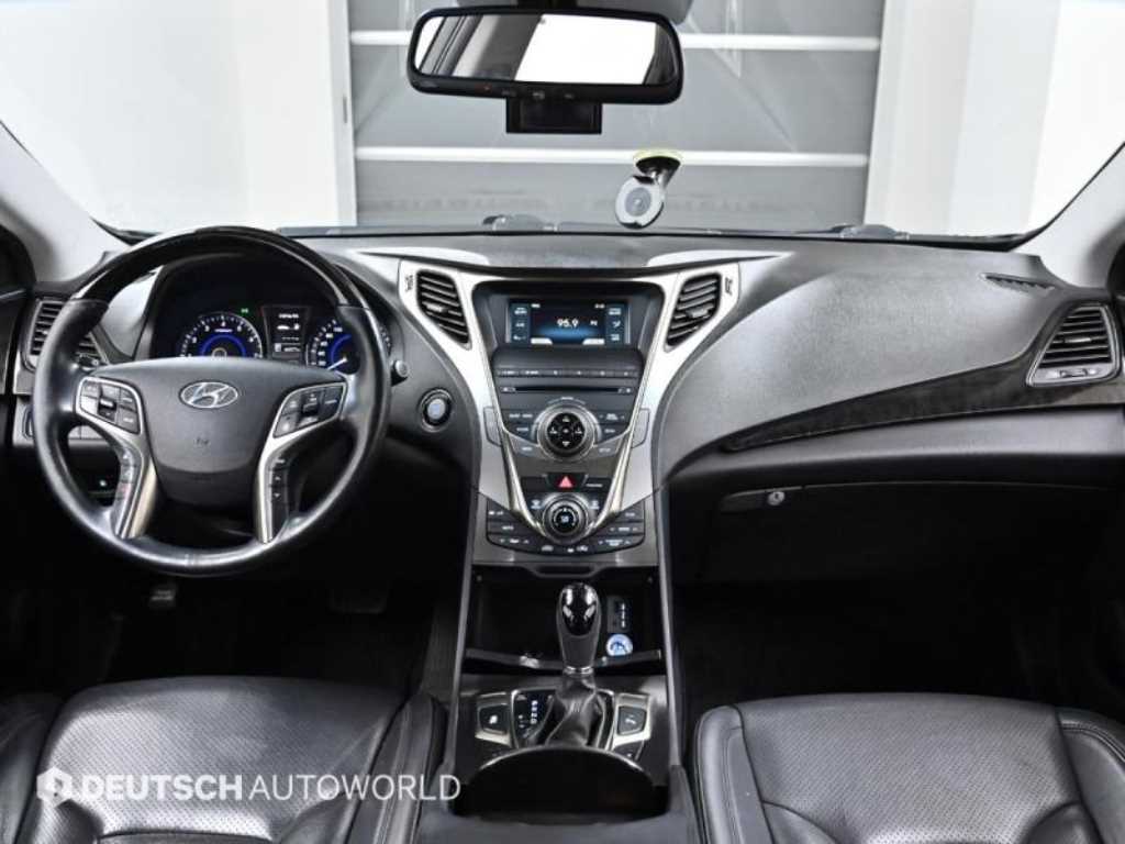 HYUNDAI Grandeur - Vista 7