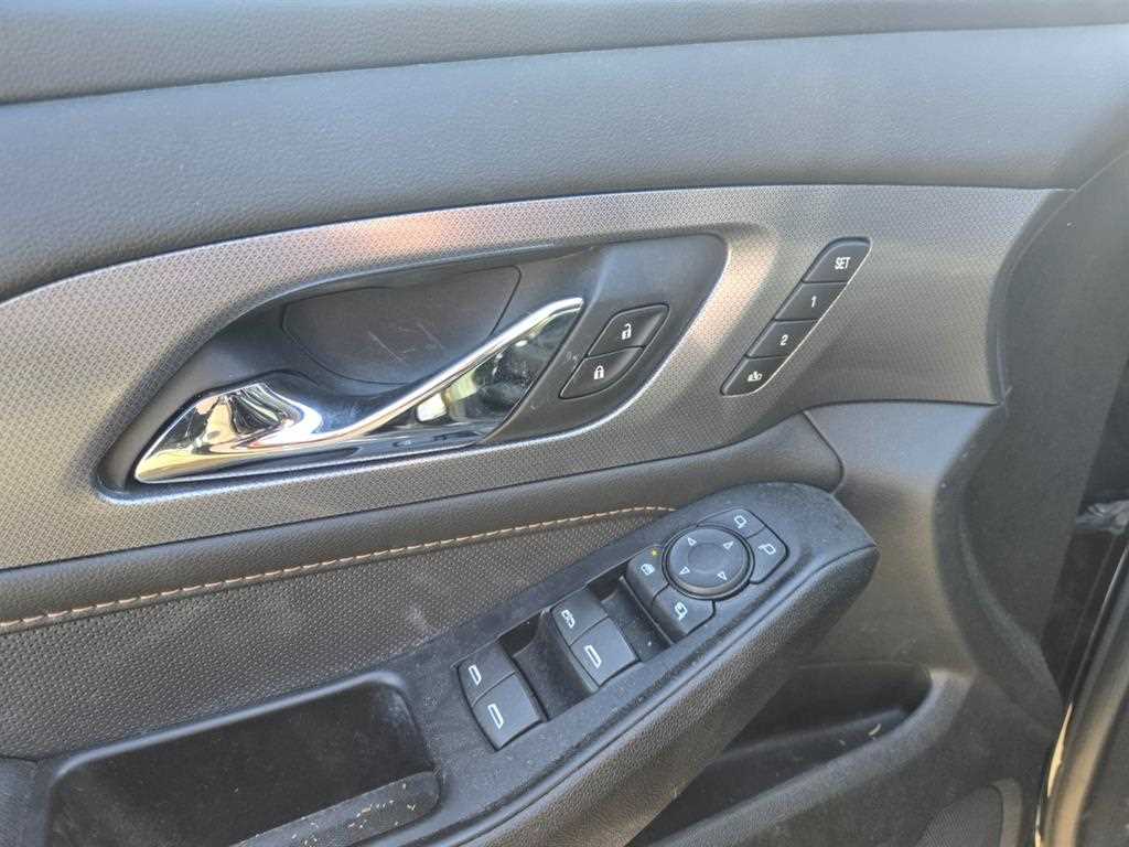 Chevrolet Travers - Vista 6