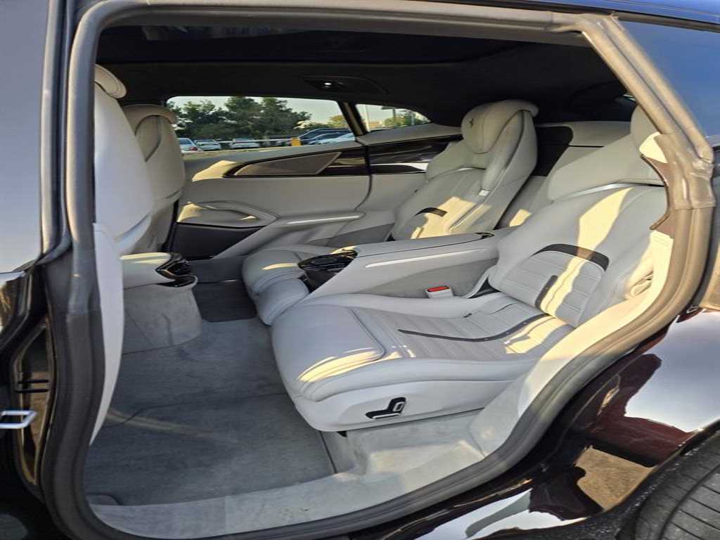 Ferrari Purosangue - Vista 11