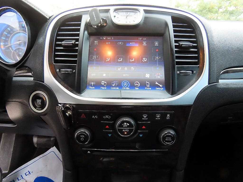 Chrysler 300C - Vista 12