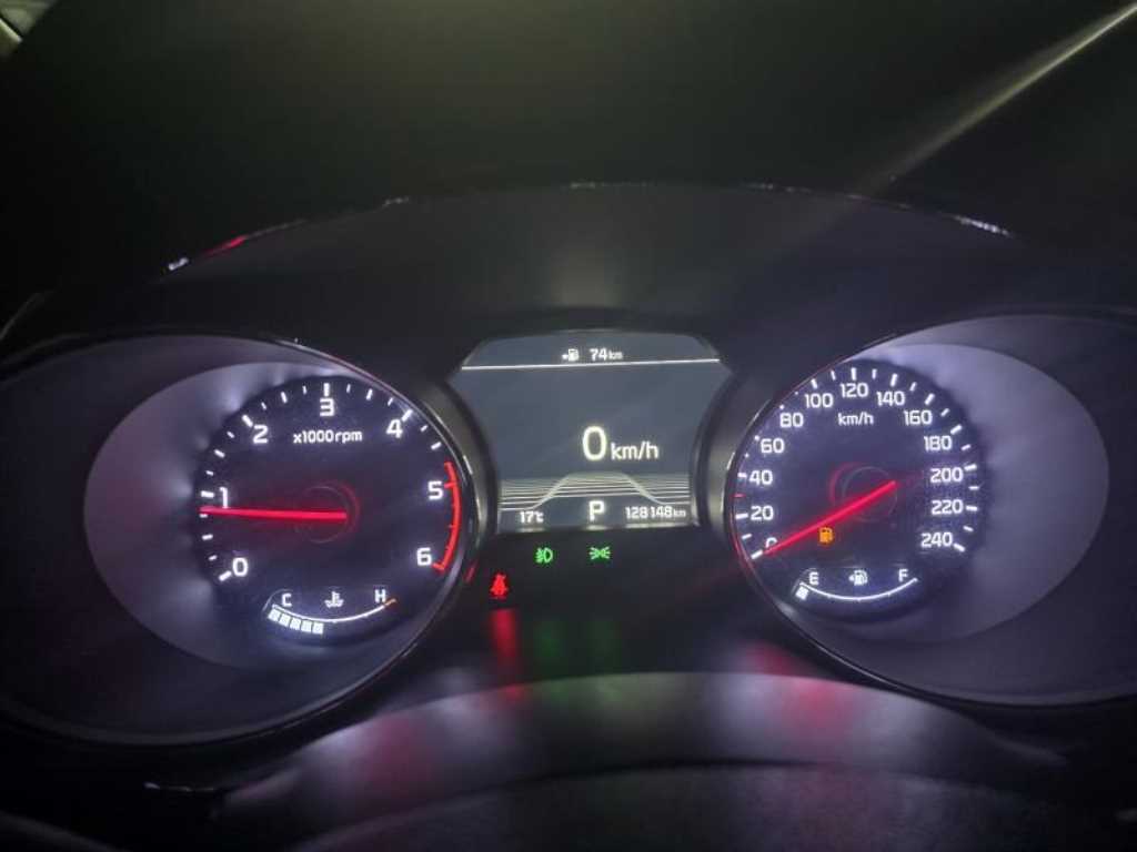 KIA Carnival - Vista 5