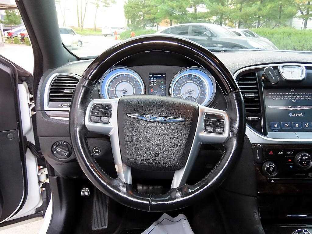 Chrysler 300C - Vista 8